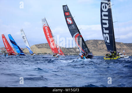 La città di Alicante, Spagna. 22 ottobre, 2017. Volvo Ocean Race 2017-18. Regata inizia il 22 ottobre 2017. Tenuto nella città di Alicante, Spagna Credito: Jose Luis Ortin/Pacific Press/Alamy Live News Foto Stock