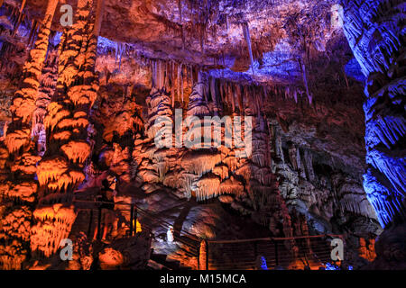 Il Avshalom Grotta Stalattitica Riserva Naturale (detta anche Grotta Soreq) 82-metro-lungo, 60-metro-ampia grotta si trova sulle pendici occidentali del Judean Hills ou Foto Stock