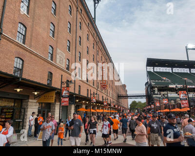 B&O Magazzino e Eutaw Street, Rigogolo Park a Camden Yards, casa di Baltimore Orioles Major League Baseball team in Baltimore, Maryland, Stati Uniti d'America. Foto Stock