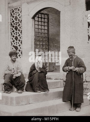 Gruppo di mendicanti Turco, Costantinopoli, Istanbul, Turchia, c.1890 Foto Stock