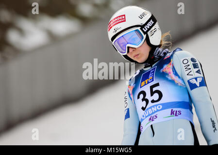 Ljubno, Slovenia. 27 gennaio, 2018. Chiara Hoelzl dell'Austria compete durante il Ljubno FIS Ski Jumping World Cup concorrenza. Credito: Rok Rakun/Pacific Press/Alamy Live News Foto Stock