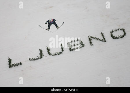 Ljubno, Slovenia. 27 gennaio, 2018. Sara Takanashi del Giappone compete durante il Ljubno FIS Ski Jumping World Cup concorrenza. Credito: Rok Rakun/Pacific Press/Alamy Live News Foto Stock