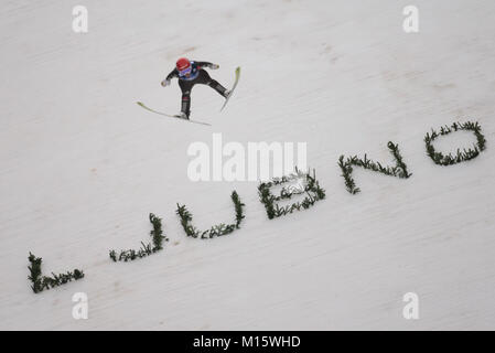 Ljubno, Slovenia. 27 gennaio, 2018. Katharina Althaus di Germania compete durante il Ljubno FIS Ski Jumping World Cup concorrenza. Credito: Rok Rakun/Pacific Press/Alamy Live News Foto Stock