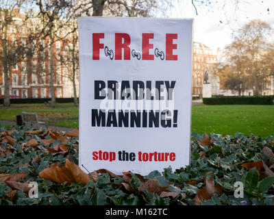 Bradley Manning dimostrazione di sostegno al di fuori dell'AMBASCIATA DEGLI STATI UNITI A LONDRA, REGNO UNITO. Foto Stock