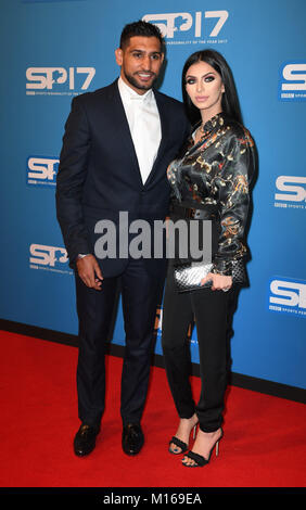 Amir Khan e Faryal Makhdoom arriva all'Echo Arena Liverpool per la BBC Sports personalità dell'anno 2017 Foto Stock