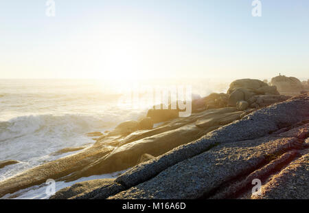 Rocce di Camps Bay, Città del Capo, Western Cape, Sud Africa Foto Stock
