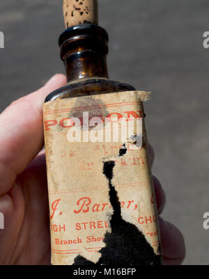 Australian veleno bottiglia con etichetta vecchia Foto Stock