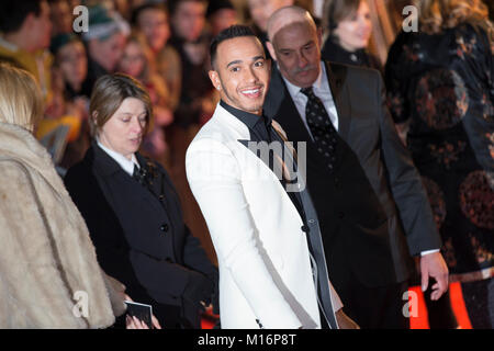 Londra, UK, 23 novembre 2015, Lewis Hamilton assiste il British Fashion Awards 2015,al London Coliseum. Mariusz Goslicki/Alamy Foto Stock