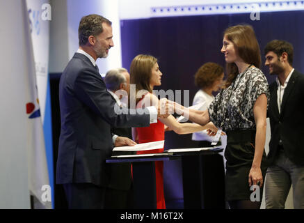 Spagna. Xvii gen, 2018. Il re Filippo di Spagna, Regina Letizia di Spagna assistere alla consegna di 'La Caixa' di borse di studio a Barcellona, Spagna. © Casa de su Majestad el Rey Credit: Jack Abuin/ZUMA filo/Alamy Live News Foto Stock