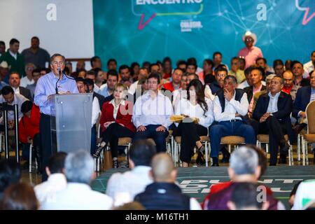 Jose Antonio Meade Kuribreña precandidate alla presidenza della repubblica da parte del partito rivoluzionario istituzionale, PRI, ha partecipato al quinto i punti di incontro del Forum: Messico potenza sostenibile dove egli era accompagnato da Manlio Fabio Beltrones Rivera. Parthenon Hall dell'Hotel Santorian di Hermosillo Sonora il 26 gennaio 2018. (Foto: Luis Gutierrez / NortePhoto.com) Foto Stock