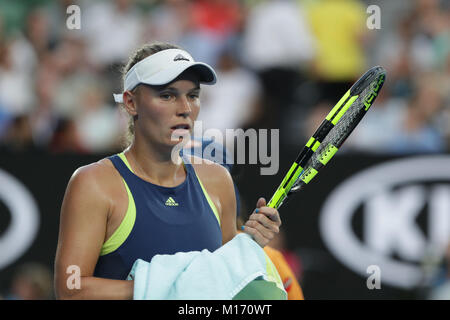 Melbourne, Australia. Il 27 gennaio, 2017. Danese giocatore di tennis Caroline WOZNIACKI è in azione durante le finali corrispondono all'Australian Open vs Romanian tennis player Simona Halep il Jan 27, 2018 a Melbourne, Australia - ©Yan Lerval/Alamy Live News Foto Stock