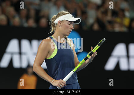 Melbourne, Australia. Il 27 gennaio, 2017. Danese giocatore di tennis Caroline WOZNIACKI è in azione durante le finali corrispondono all'Australian Open vs Romanian tennis player Simona Halep il Jan 27, 2018 a Melbourne, Australia - ©Yan Lerval/Alamy Live News Foto Stock