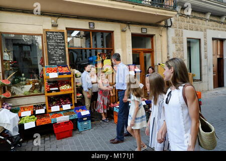 Madrid, Spagna. 06 Ago, 2018. Il re Felipe, Regina Letizia, Principessa Leonoir e principessa Sofiavisit Soller a Maiorca, SPAGNA AGOSTO06, 2017. Credito: Jimmy Olsen/Media punzone ***Nessuna Spagna***/Alamy Live News Foto Stock