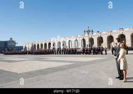 Madrid, Spagna. 6 Nov, 2018. Il re Felipe e Regina Letizia durante la visita di Stato del Presidente di Israele presso il Palazzo Reale di Madrid in Spagna novembre06, 2017. Credito: Jimmy Olsen/Media punzone ***Nessuna Spagna***/Alamy Live News Foto Stock