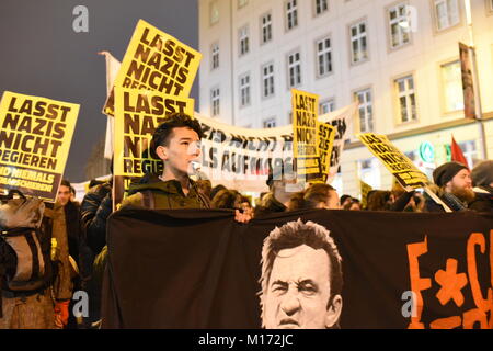 Vienna, Austria. 26 gen, 2018. La protesta contro la sfera Akademiker, ospitato da destra Freedom party (FPÖ) Foto Stock