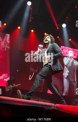 Torino, Italia. 2018. Max Pezzali, Nuovo, Renga con la loro 'Il Tour' al Pala Alpitour a Torino il 26 gennaio 2018 Credit: Antonio Polia/Alamy Live News Foto Stock