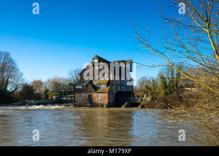 Houghton Mill si trova sulla Great Ouse nel villaggio di Houghton, Cambridgeshire, Inghilterra. Regno Unito. Foto Stock