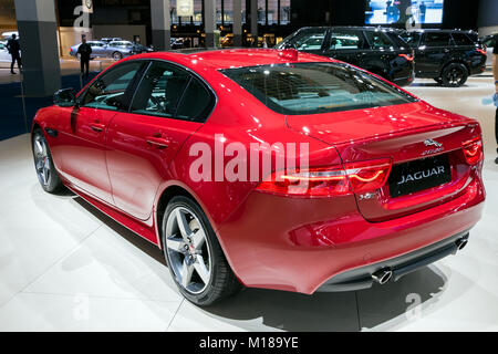 Bruxelles - Jan 10, 2018: Jaguar XE compatte auto esecutivo illustrato a Bruxelles Motor Show. Foto Stock