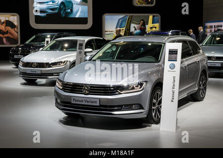 Bruxelles - Jan 10, 2018: Volkswagen Passat grande famiglia auto presentati presso il Bruxelles Motor Show. Foto Stock