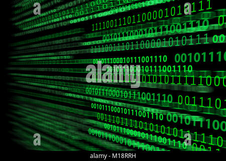 Concetto di immagine di digital matrix realtà - verde sistema binario cifre nel movimento sfocate su sfondo nero Foto Stock