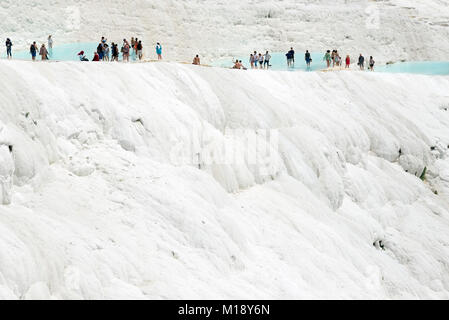 Denizli, Turchia - 3 giugno 2017. Diverse mete in piscine Travertini di Pamukkale Denizli in Turchia. Foto Stock
