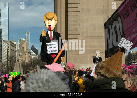 Chicago, IL - 20 Gennaio 2018 - Donne marzo ha riunito persone che protestano contro la disuguaglianza in varie questioni sociali. Foto Stock