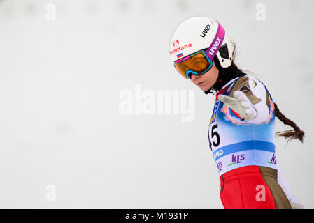 Ljubno, Slovenia. 28 gen, 2018. Irina Avvakumova della Russia compete durante il Ljubno FIS Ski Jumping World Cup concorrenza a Ljubno, Slovenia il 28 gennaio 2018. Credito: Rok Rakun/Pacific Press/Alamy Live News Foto Stock