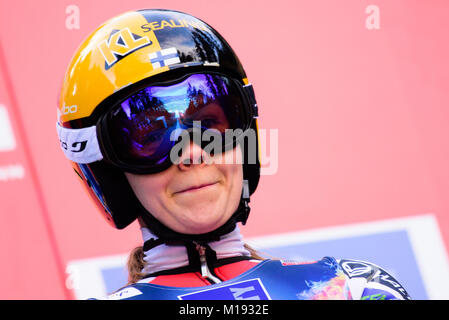 Ljubno, Slovenia. 28 gen, 2018. Susanna Forsstroem di Finlandia compete durante il Ljubno FIS Ski Jumping World Cup concorrenza a Ljubno, Slovenia il 28 gennaio 2018. Credito: Rok Rakun/Pacific Press/Alamy Live News Foto Stock