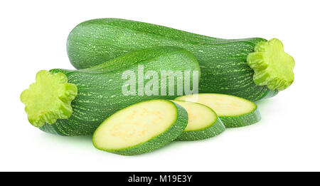 Isolato di verdure fresche. Due intere le zucchine e le fette isolato su sfondo bianco con tracciato di ritaglio Foto Stock