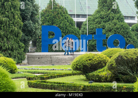 PORTO, Portogallo - 19 ottobre 2017: matura nei giardini del palazzo di cristallo, Jardim do Palacio de Cristal, a Porto, Portogallo Foto Stock
