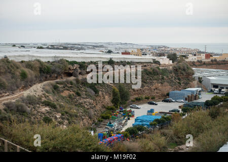 Invernaderos, serre di plastica, serre per libero suolo mozza in Murcia, Spagna. Considerata una piaga sul paesaggio Foto Stock