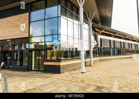 Lincoln City, Lincolnshire, Regno Unito. 28 gen, 2018. Lincoln è nuovo di zecca e all'avanguardia, stazione degli autobus ha aperto le sue porte il 28 gennaio. Il Lincoln alla stazione degli autobus centrale fa parte della città di Lincoln Consiglio £30milioni di Hub di trasporto che, insieme con la nuova stazione, include un 1.000 spazio parcheggio, Lincoln City, Lincolnshire, Regno Unito Inghilterra Credito: iconico Cornwall/Alamy Live News Foto Stock