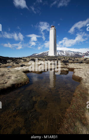 Malarrif lighhouse sulla costa ovest dell'Islanda Foto Stock