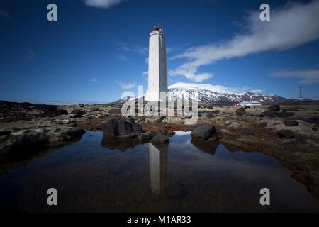 Malarrif lighhouse sulla costa ovest dell'Islanda Foto Stock