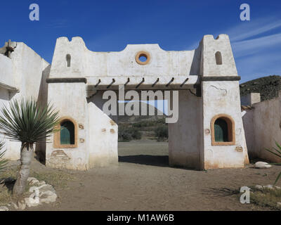 Fort Bravo, Spagna - 23 Gennaio 2016: in stile messicano edifici a Fort Bravo set cinematografico deserto Tabernas. Foto Stock