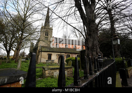 Viste generali della vecchia chiesa a Stoke Newington, Londra, Regno Unito. Foto Stock