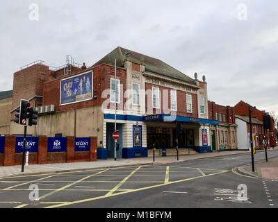 Il 1929 costruito il grado 2 elencati Ipswich Regent Theatre precedentemente noto come la Gaumont e l'Odeon. St Helen's Street, Ipswich, Suffolk. Foto Stock