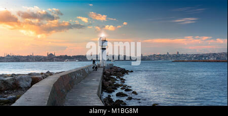 Faro sul mare - Kadikoy - Istanbul Foto Stock