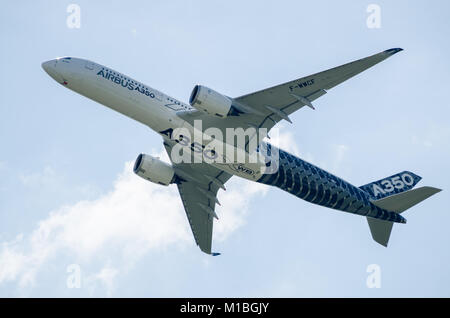 Schönefeld di Berlino, Germania, Giugno 03. 2016.; Airbus A350 - XWB 900 durante la Ila di Berlino Schönefeld Foto Stock