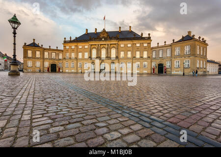 Copenaghen, DENMARAK- Febbraio 02, 2017: Federico VIII nel palazzo di Amalienborg. Casa della famiglia reale danese. È costituito da quattro identici classica Foto Stock