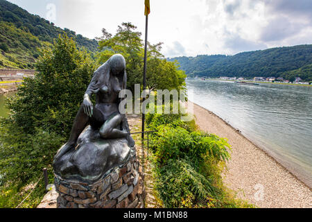 Loreley figura, Rheingau, Patrimonio Mondiale UNESCO Valle del Reno superiore e centrale, punto di vedetta sulla roccia, vicino a St. Goar, Foto Stock