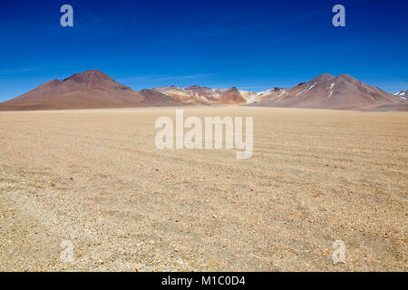 Sur L'pez o Sud L'pez Provincia, Altiplano della Bolivia, 2011: arido paesaggio di Eduardo Avaroa fauna Andina riserva nazionale, montagne Foto Stock