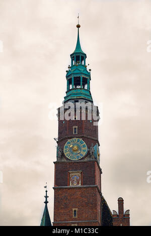 Il vecchio Municipio sulla Piazza del Mercato di Wroclaw. Wroclaw, Bassa Slesia Polonia. Foto Stock