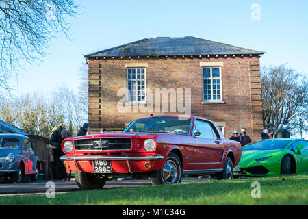 1965 Ford Mustang a Bicester Heritage Centre. Bicester, Oxfordshire, Inghilterra Foto Stock