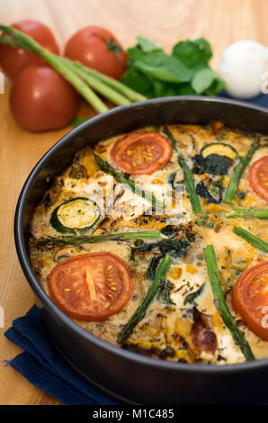 Estate frittata di verdure Foto Stock