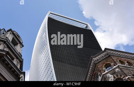 Londra, Regno Unito. 20 agosto 2017. Vista dell'edificio per uffici "walkie-talkie" a Londra, Inghilterra, 20 agosto 2017. Credito: Waltraud Grubitzsch/dpa-Zentralbild/dpa/Alamy Live News Foto Stock