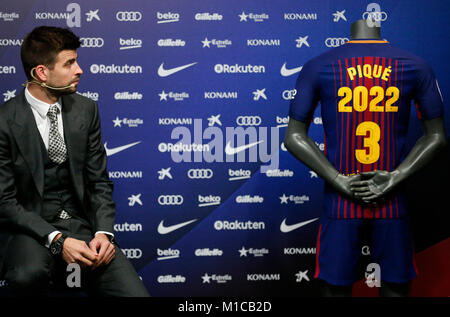 Barcellona, Spagna. 29 gen, 2018. Gerard Pique rinnova il suo contratto con il FC Barcelona e il 29 gennaio 2018 a Barcellona, Spagna. Credito: Gtres Información más Comuniación on line, S.L./Alamy Live News Foto Stock