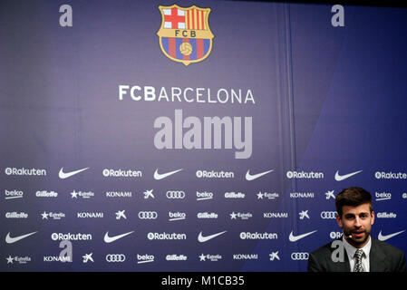 Barcellona, Spagna. 29 gen, 2018. Gerard Pique rinnova il suo contratto con il FC Barcelona e il 29 gennaio 2018 a Barcellona, Spagna. Credito: Gtres Información más Comuniación on line, S.L./Alamy Live News Foto Stock