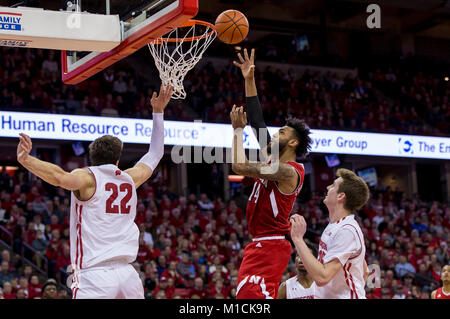 Madison, WI, Stati Uniti d'America. 29 gen, 2018. Il Nebraska Cornhuskers avanti Isacco Copeland #14 punteggi durante il NCAA pallacanestro tra il Nebraska Cornhuskers e Wisconsin Badgers a Kohl Center a Madison, WI. Il Nebraska sconfitto Wisconsin 74-63. John Fisher/CSM/Alamy Live News Foto Stock