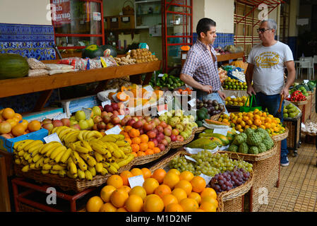 'Mercado dos Lavra Dores frutti, Market Hall', Funchal, Madeira, Portogallo, Fruechte, Markthalle 'Mercado dos Lavradores' Foto Stock